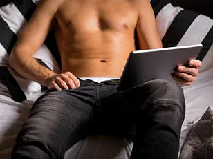 New Study Suggests Nakedness at Home May Signal Higher Intelligence