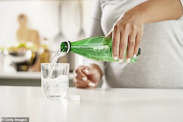 Dentist Warns of Dental Risks from Surge in Sparkling Water Consumption, as Sales Rise 12% Annually