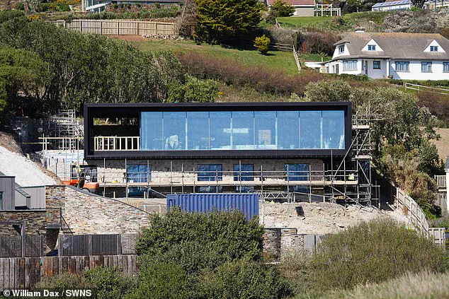 Cate Blanchett's Eco-Friendly Garden and Driveway Plans Draw Public Attention in Cornwall
