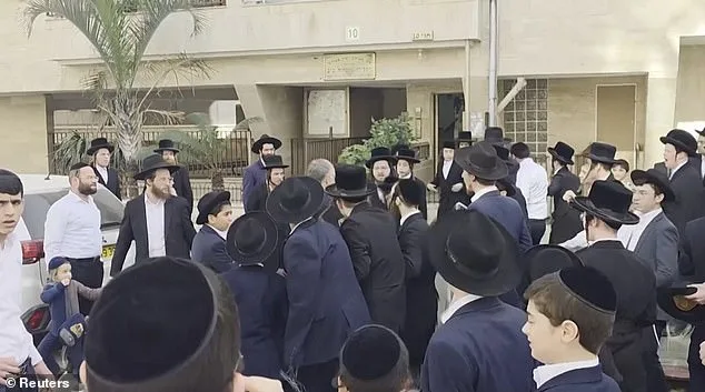 Israeli Soldiers Face Mob Violence in Bnei Brak, Reigniting Conscription Debate