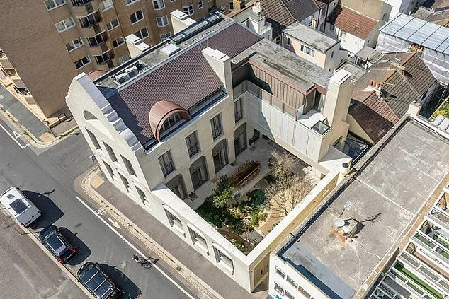Dave Gilmour's Hove Mansion: A £6M Loss and Community Clash