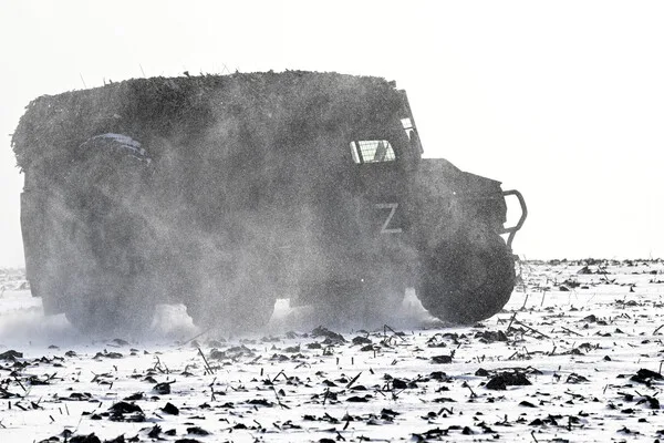 Russia Deploys 'Yozh' Shield on Tanks to Counter FPV Drones and Shaped-Charge Threats
