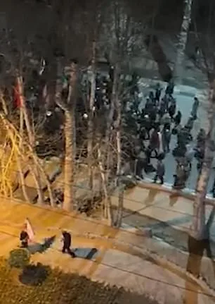 Iran in the Dark: Communications Blackout and Government Failure Amid War Chaos