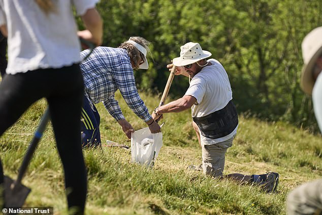 Workers Re-chalk Historic Cerne Abbas Giant to Preserve Icon for Future