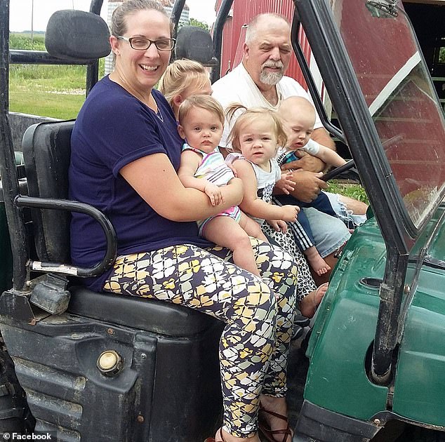 Michigan farmer dies of rabies days after receiving kidney from infected donor.